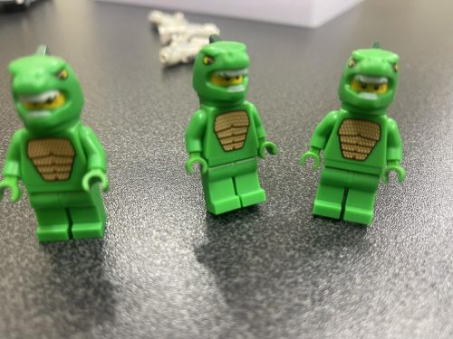 Lego lizard minifigure