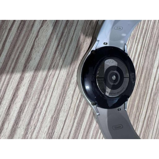 Samsung Watch 4 (felújított) okosóra