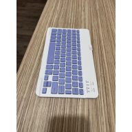   Univerzális Vezeték Nélküli Billentyűzet (Bluetooth) – Fehér/Lila